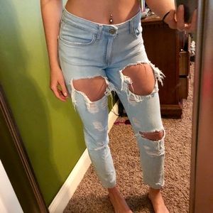 Distressed Boyfriend Jeans